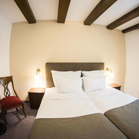 Hotel Nest Drobeta Turnu Severin Exterior foto