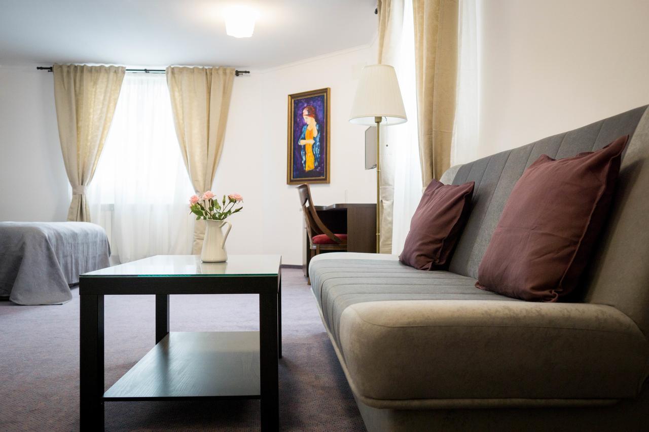 Hotel Nest Drobeta Turnu Severin Exterior foto