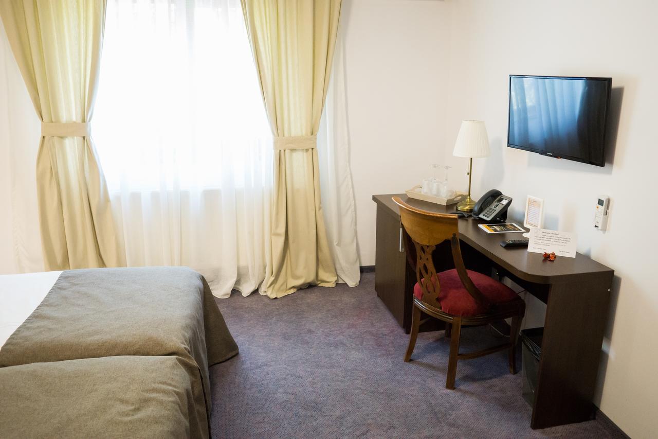 Hotel Nest Drobeta Turnu Severin Exterior foto