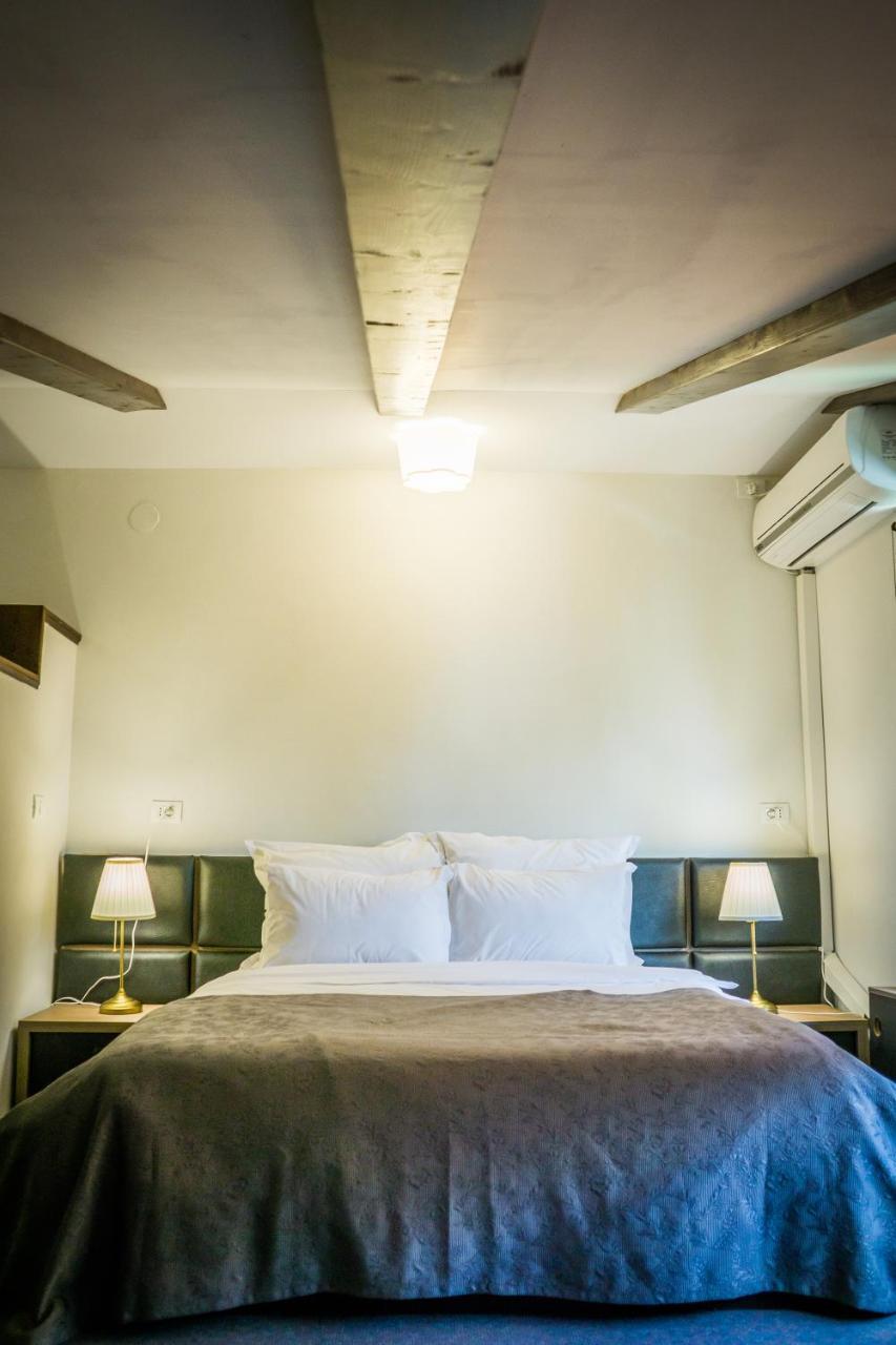 Hotel Nest Drobeta Turnu Severin Exterior foto